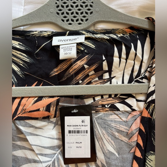 Avenue Maxi Dress - Picture 4 of 6